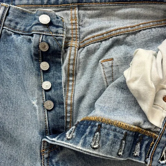 LEVI'S 501XX Mens Jeans 34x32 Light Wash Button Fly Distressed Rips Tears Casual - Picture 9 of 16